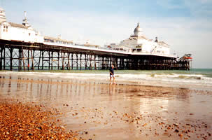 Eastbourne pier (c) ukstudentlife.com