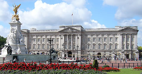 Buckingham Palace to get £369m TAX Funded refurbishment